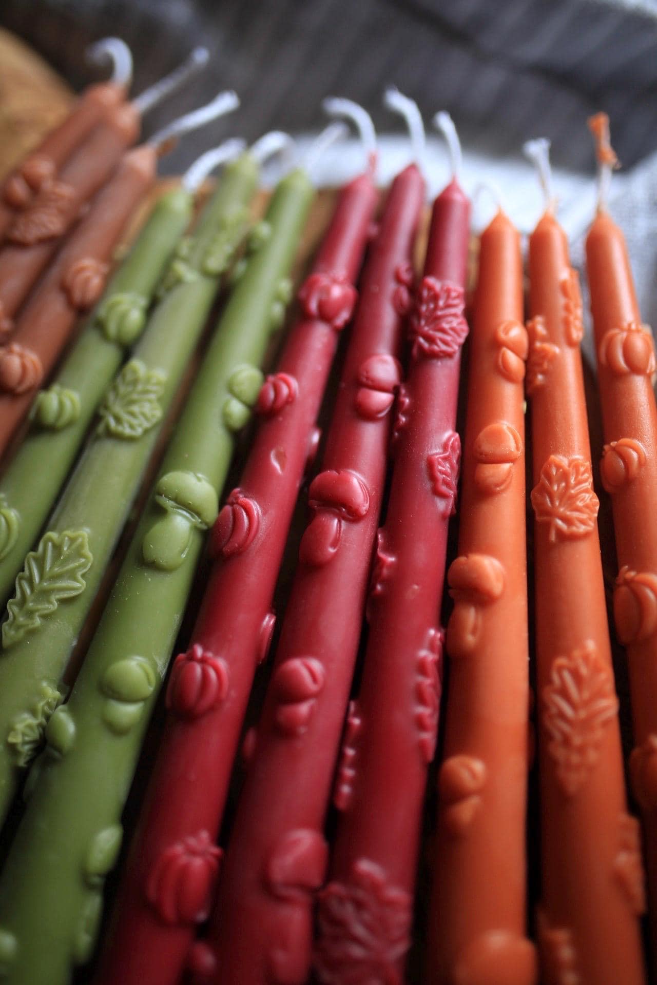Beeswax taper candles, autumn pattern 4