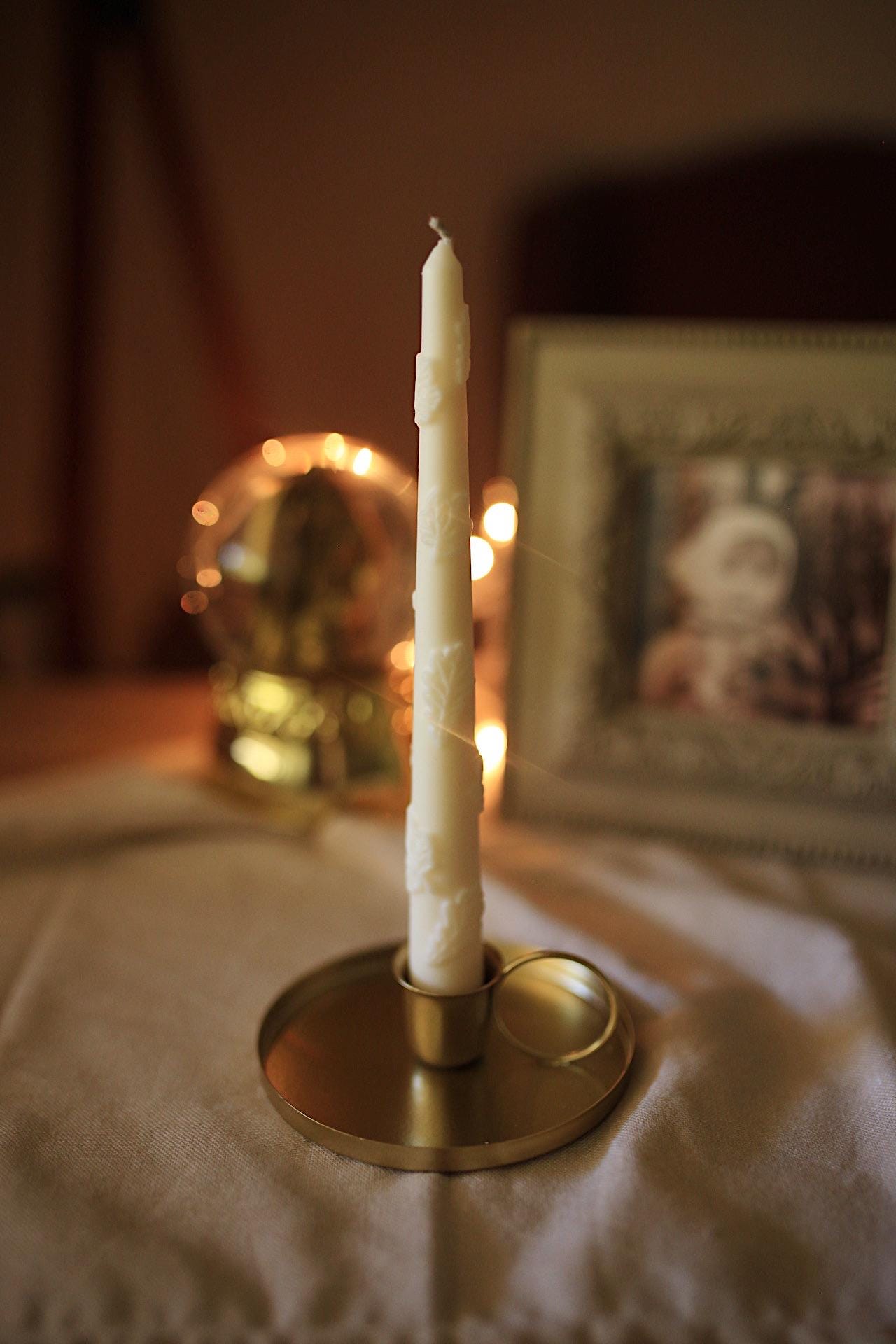 Oak Leaf Beeswax Taper Candle