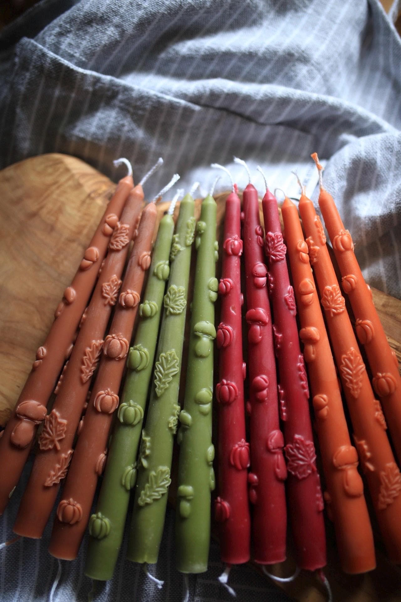 Beeswax taper candles, autumn pattern 3