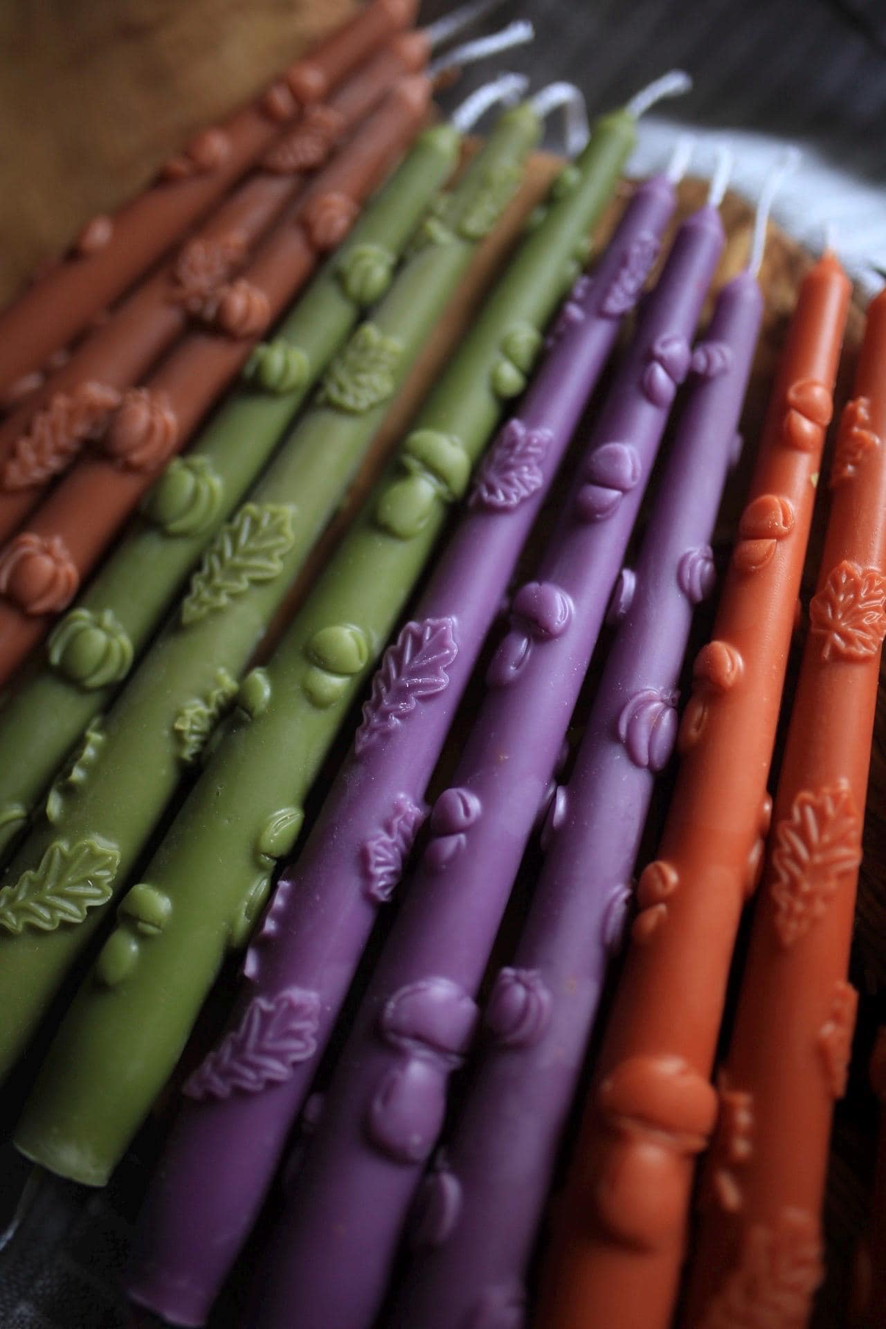 Beeswax taper candles, autumn pattern 9