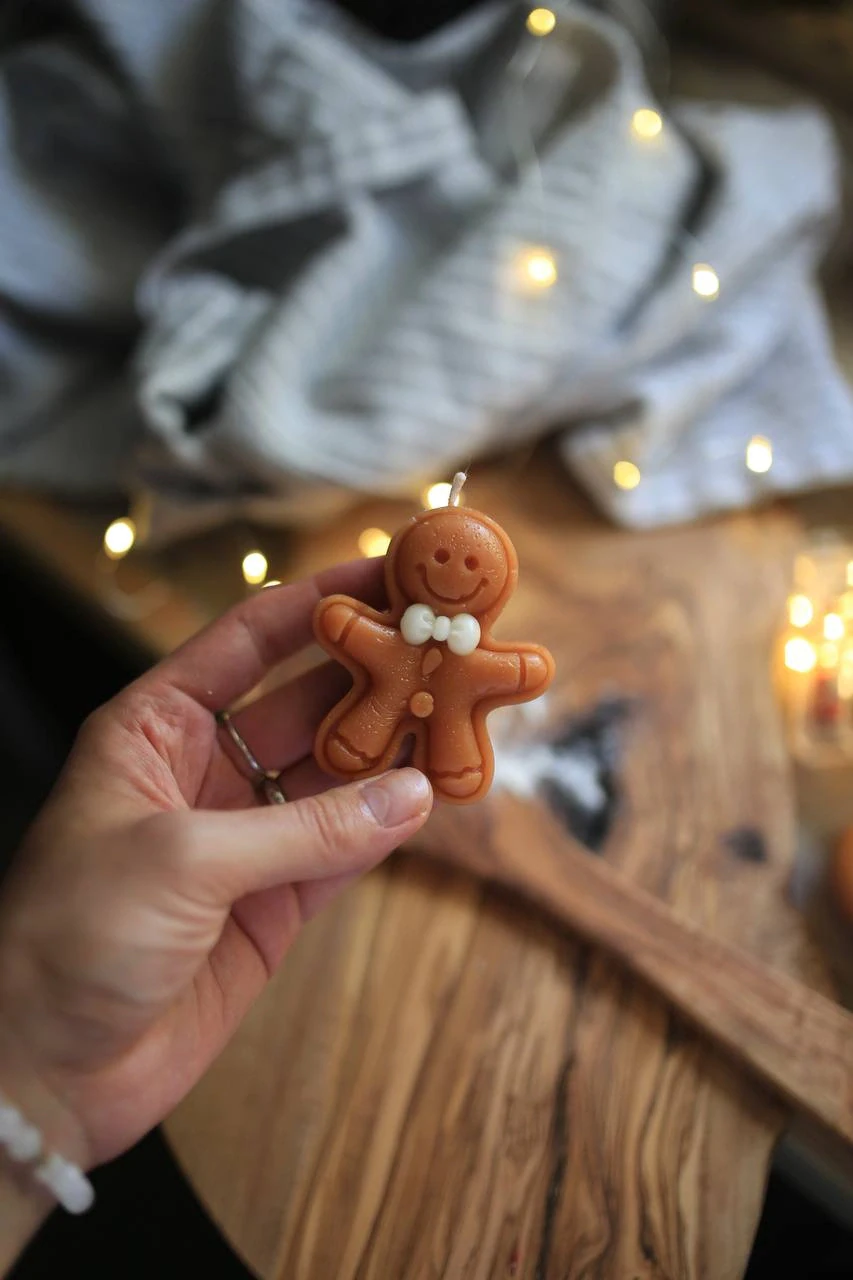 Beeswax Candle Gingerbread Man – Christmas Decor 2