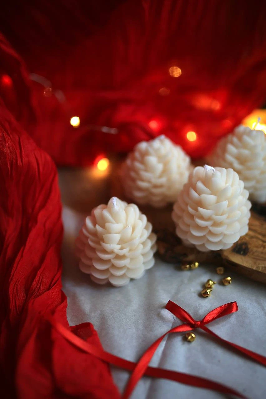 Pine Cone Christmas Candle